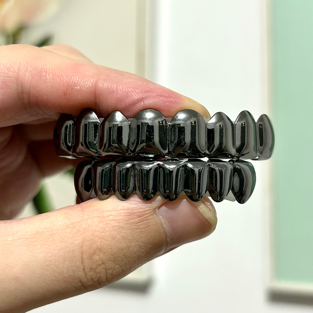 YOUNGX Grillz Dentários Pretos - Body Jewelry Men avaliação e preço